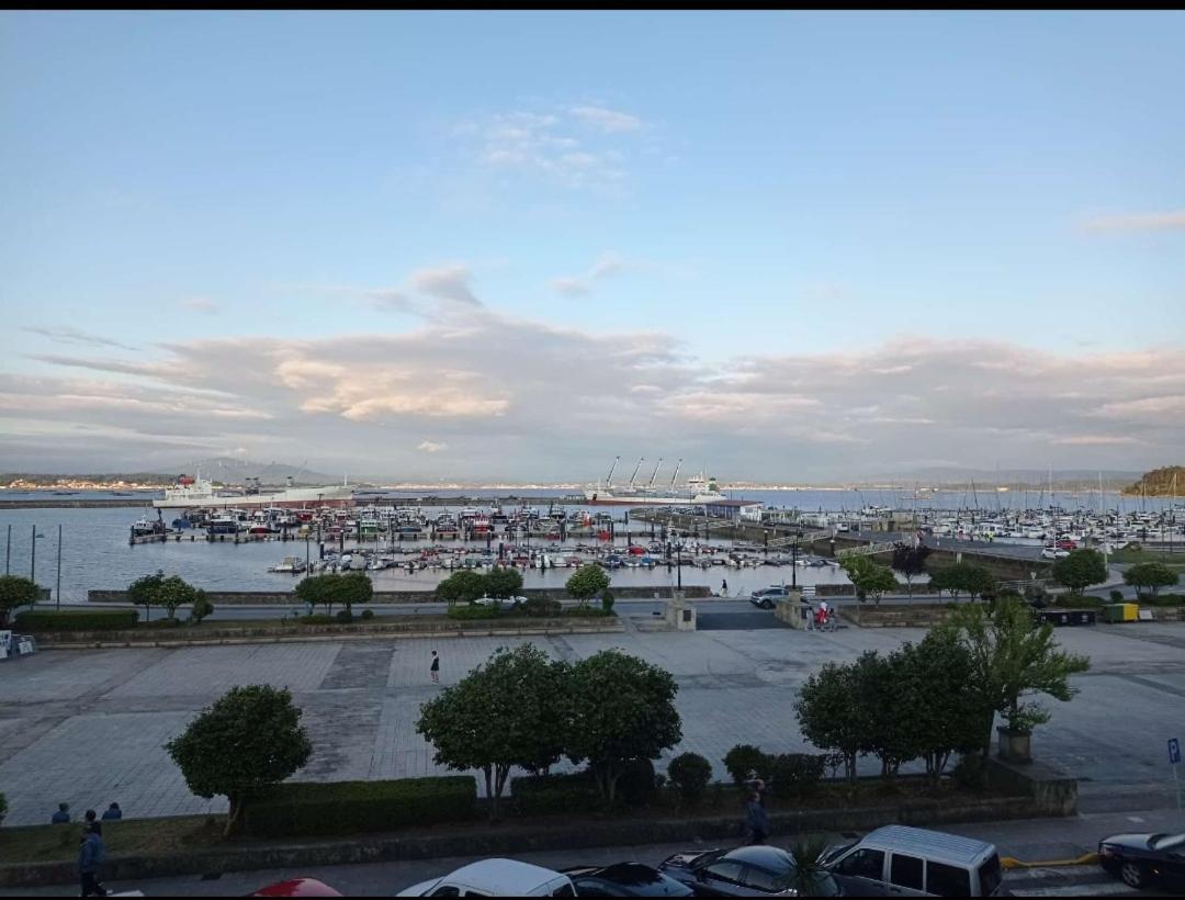 Vistas Al Puerto Apartment Pobra Do Caraminal Phòng bức ảnh